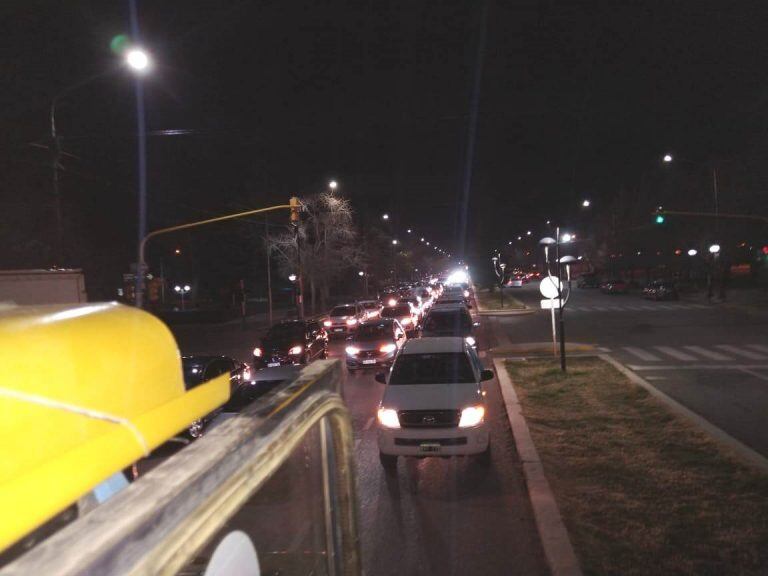 Masiva caravana en apoyo a Portezuelo del Viento en Malargüe.