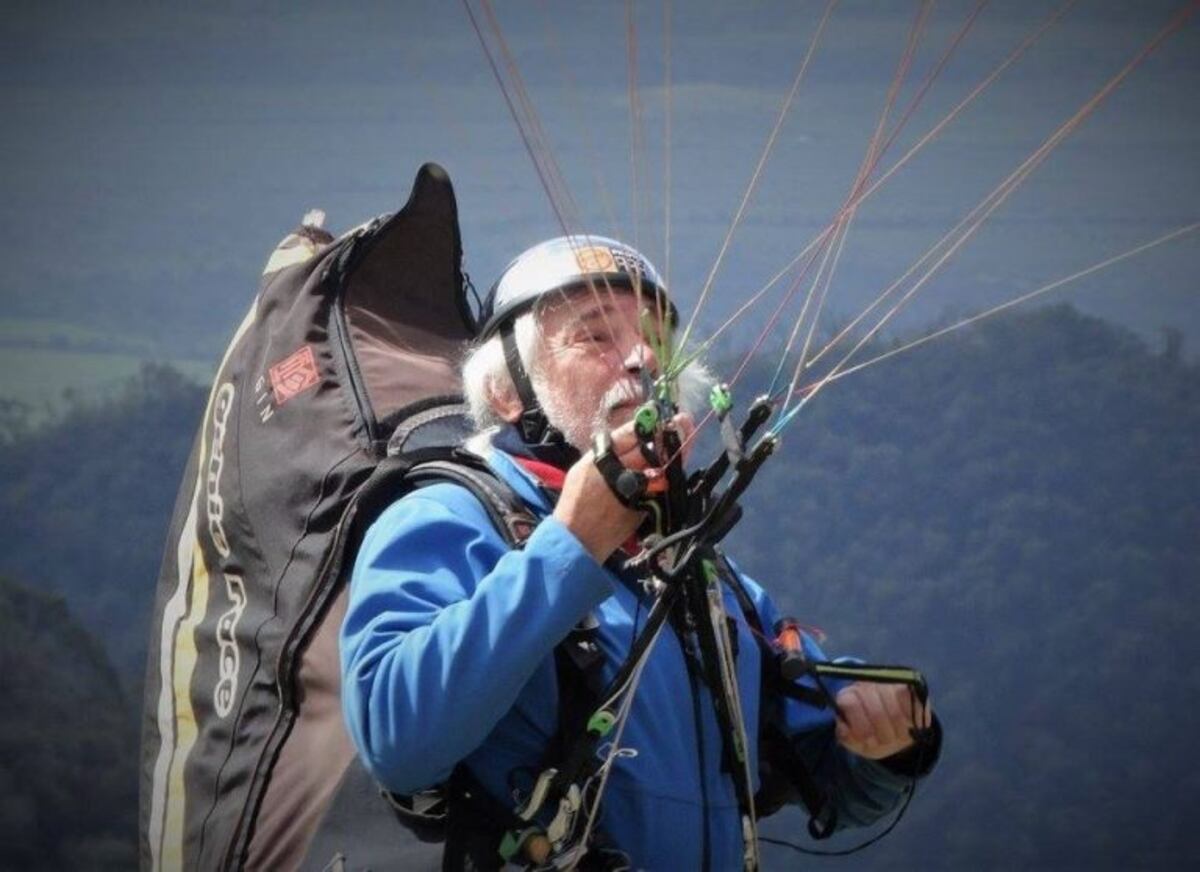 Murio Eduardo Deheza, en un vuelo de parapente