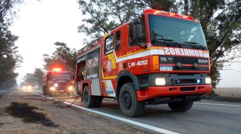 Las tareas requirieron la participación de bomberos cordobeses y pampeanos (Infotec)