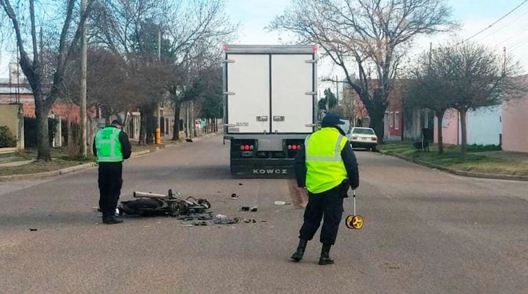 El accidente se produjo en el cruce de las calles 22 y 33 (Infopico)