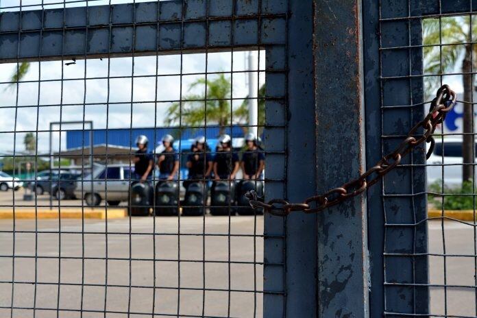 El estacionamiento estuvo cerrado y con presencia policial.