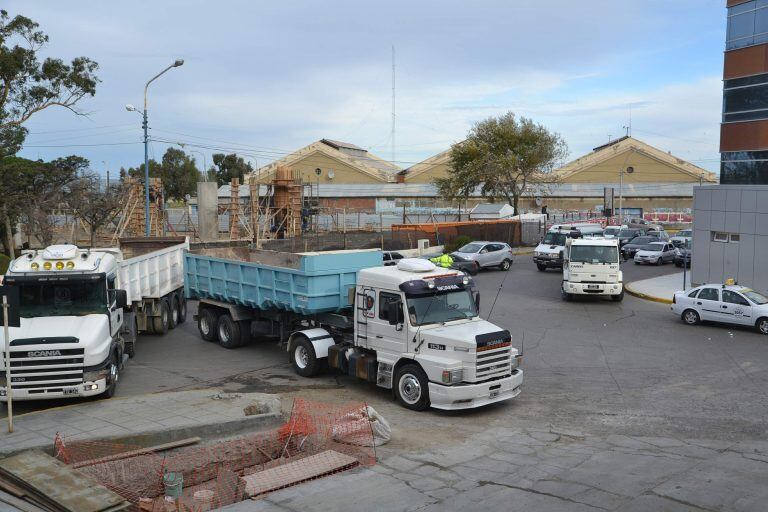 Camioneros se movilizan hacia YPF