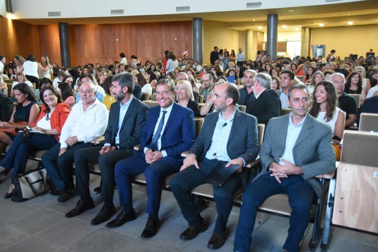 Las autoridades en el acto. Foto: Prensa Gobierno de Mendoza.