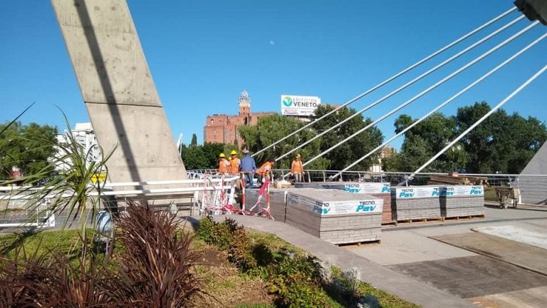 Puente peatonal Carlos Paz