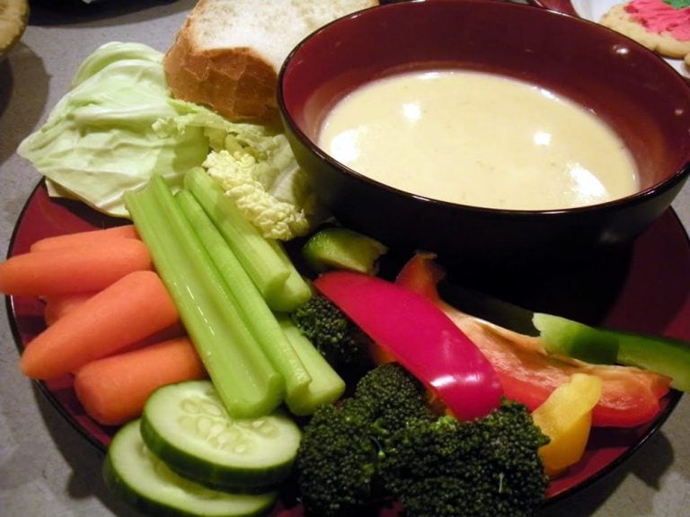 Bagna cauda lista para servir