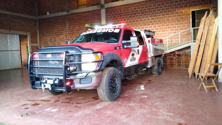 Bomberos Voluntarios de San Vicente adquirieron un camión marca Ford que servirá para combatir incendios forestales.