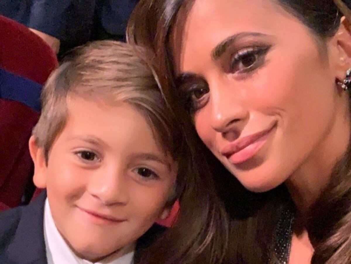 Antonela Roccuzzo tuvo brillo propio en la entrega de los premios The Best