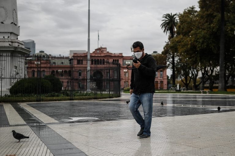 La Capital Federal es uno de los distritos con mayor cantidad de contagios y de víctimas fatales. (Foto: Juan Ignacio Roncoroni/EFE)