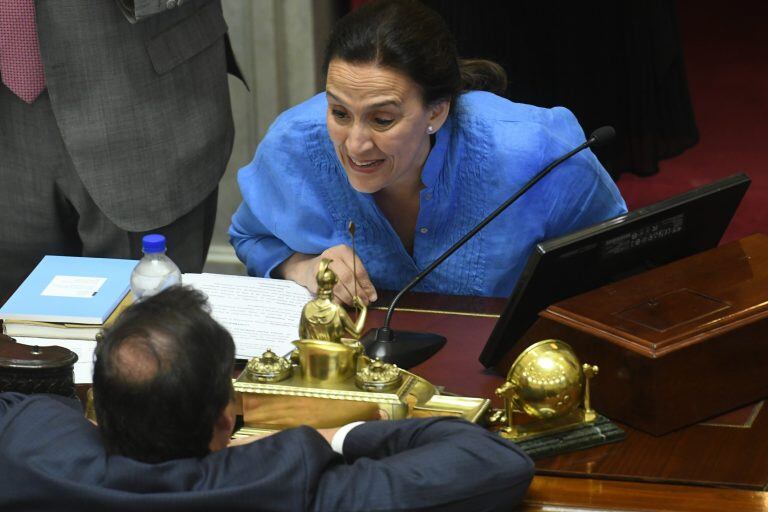 Ultima sesión del año en el Senado
En la última sesión del año se trata la Reforma Tributaria, el Presupuesto 2018 y la prórroga del impuesto al cheque La vicepresidenta Gabriela Michetti asiste el 27/12/2017 en Buenos Aires, Argentina, a una sesión especial de la Cámara de Senadores para tratar el proyecto de presupuesto 2018, la reforma tributaria y la prórroga del impuesto al cheque. foto: Osvaldo Fanton/telam/dpa congreso nacional gabriela michetti parlamento senado sesion tratamiento leyes economicas senadores sesion aprobacion presupuesto reforma fiscal sancion leyes economicas senado nacional