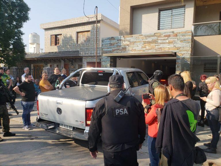 Lo secuestrado por la Justicia Federal en la casa de Saillén y Catrambone del Surrbac. (Fotos Infobae)