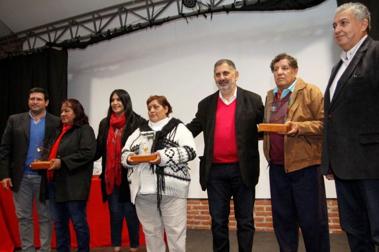 Dirigentes vecinalistas de distintos barrios capitalinos fueron distinguidos en su día.