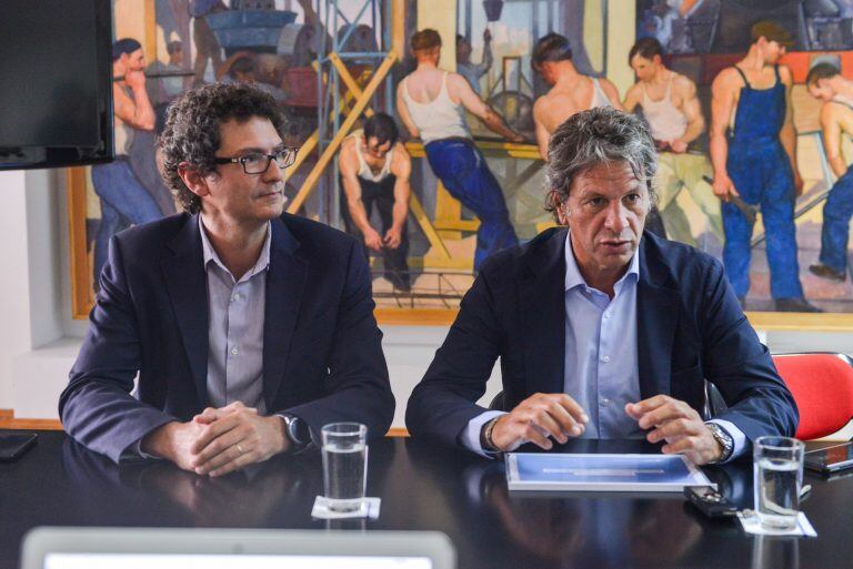 Mariano Mayer, secretario de PyMEs y Emprendedores del Ministerio de Producción y Trabajo y Juan Pazo, superintendente de Seguros de la Nación