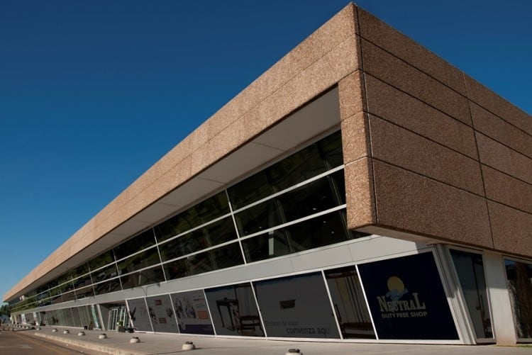 La terminal aérea de Rosario, entre las 10 con mayores pasajeros. (Archivo)