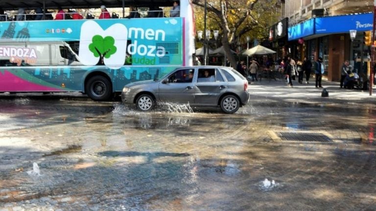 La calle San Martín bajo el agua