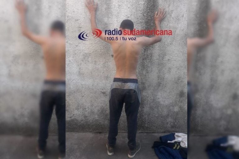 Vecinos detuvieron a un ladrón en Corrientes. (Foto: Radio Sudamericana)