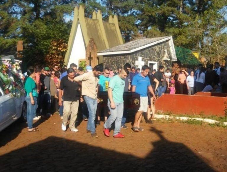 Despidieron los restos de Javier José López, el hombre que murió atropellado en Eldorado. (Foto: El Territorio)