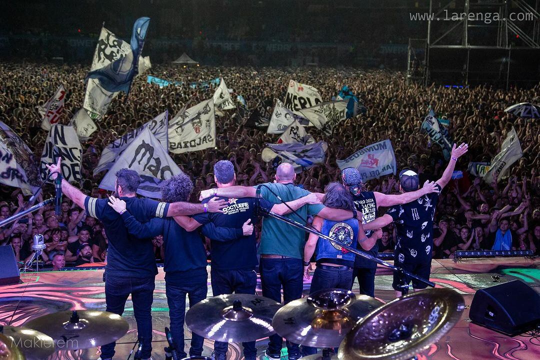 La Renga durante uno de sus recitales en el Estadio Racing Club.