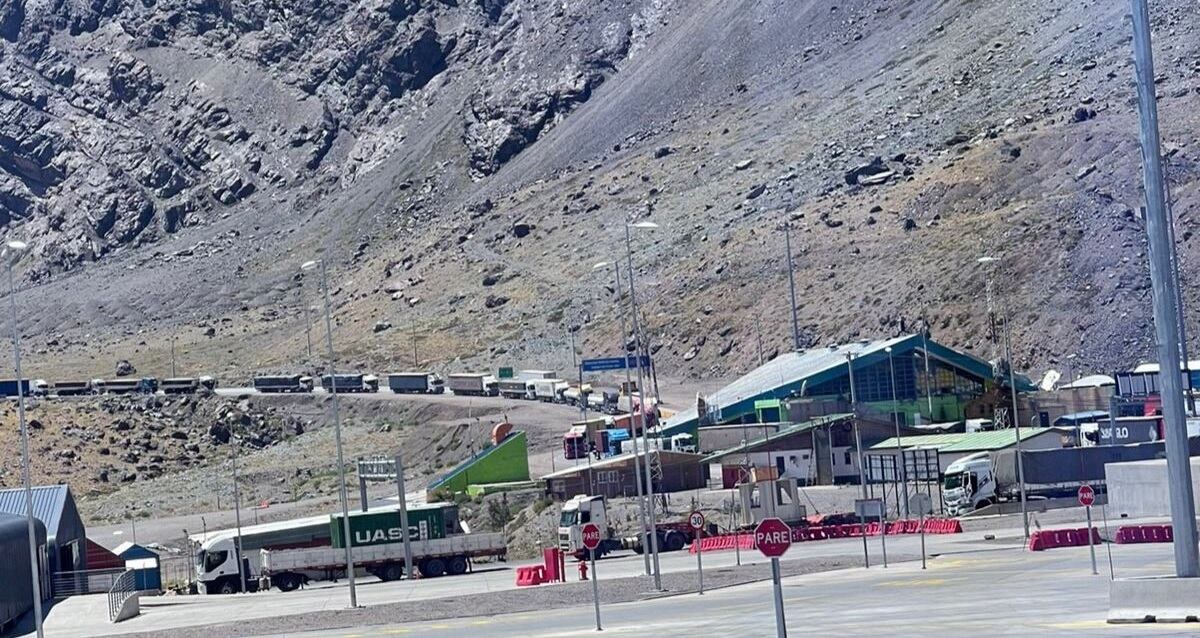 Unas 50 personas que estaban en el complejo chileno Los Libertadores debieron regresar a Mendoza este viernes por la noche. Foto: @LiderFMChile (Archivo).