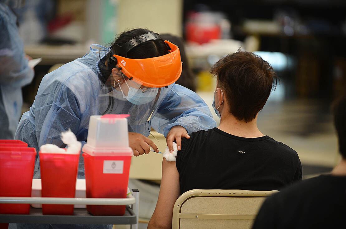 El Gobierno anunció que busca alcanzar el 50% de vacunación de la población, para dejar de realizar el test de antígeno al ingreso al país.