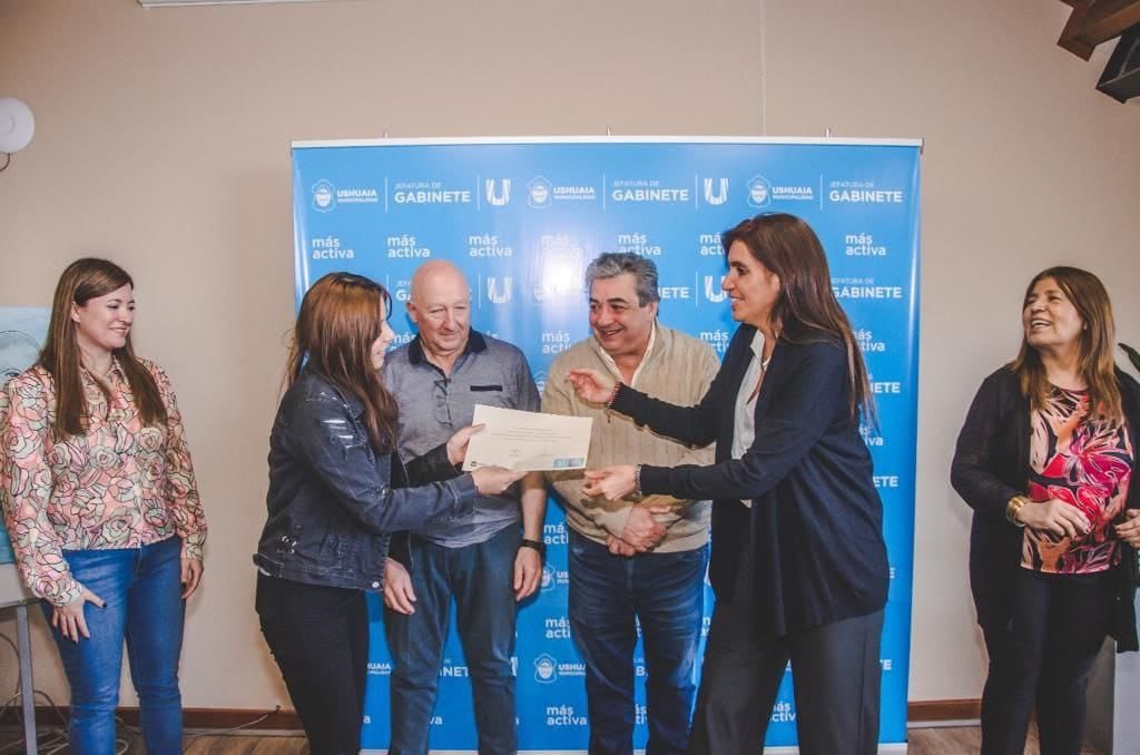 La Municipalidad entregó certificados a los alumnos que realizaron pasantías