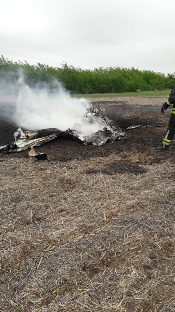 Iniciaron las pericias para saber qué ocurrió con la avioneta estrellada en Venado Tuerto (Santiago Córdoba)