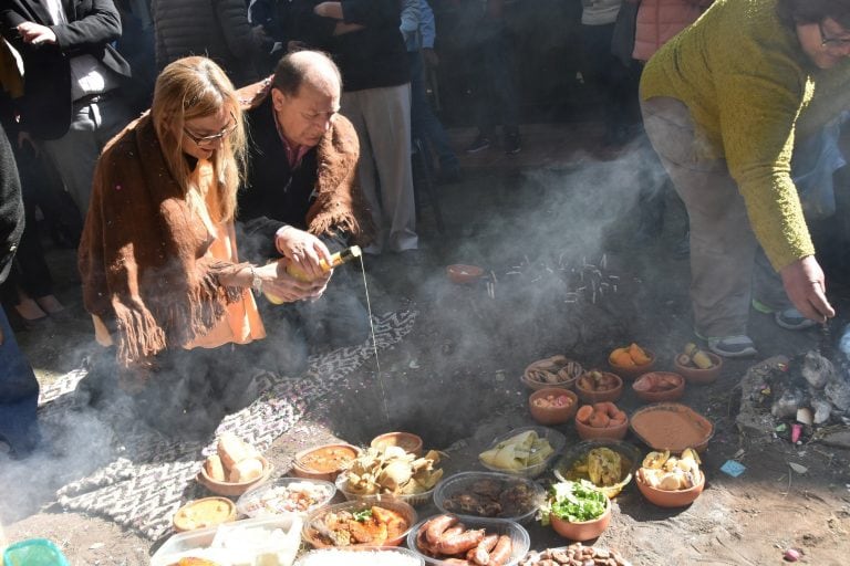 Diputados de los diferentes bloques participaron activamente del ritual.