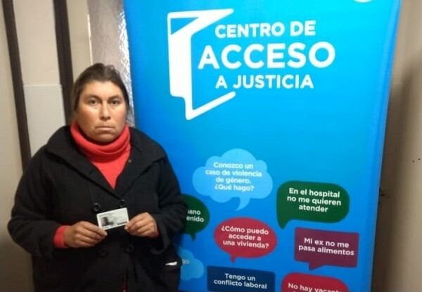 Andrea, la trabajadora rural que por no tener huellas dactilares no podía renovar el DNI que poseía desde la infancia.