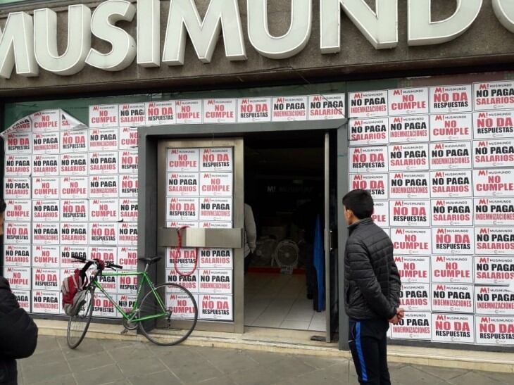 Cerró Musimundo en Olavarría. 
Foto: Verte tv