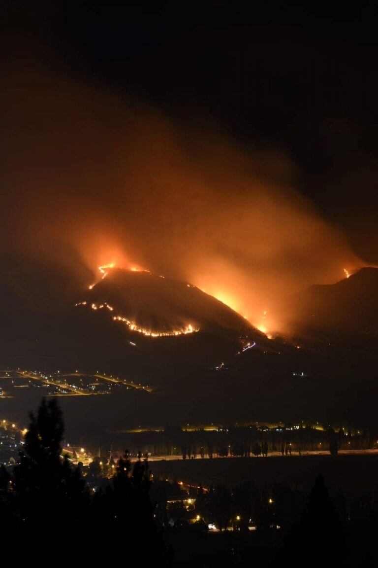 Esquel se encuentra bajo nubes de humo.