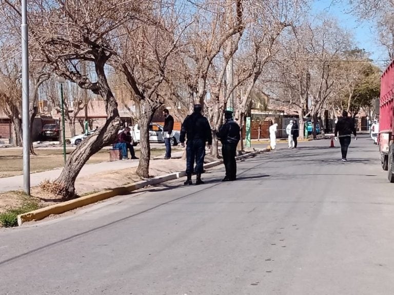 Los vecinos no pueden salir durante siete días.