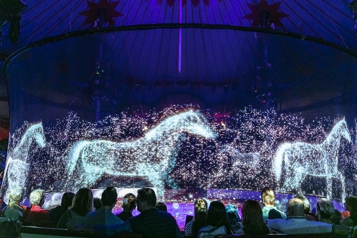 El circo alemán que reemplazó a los animales por hologramas para brindar una experiencia mágica, sin crueldad