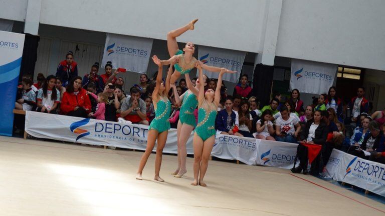 Las chicas infantiles ganaron la medalla de bronce en manos libres. (Misiones Online)