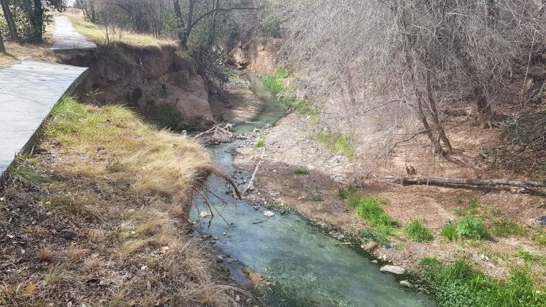 El cuerpo sin vida de un niño de corta edad fue encontrado en la zona del Parque de la Vida.