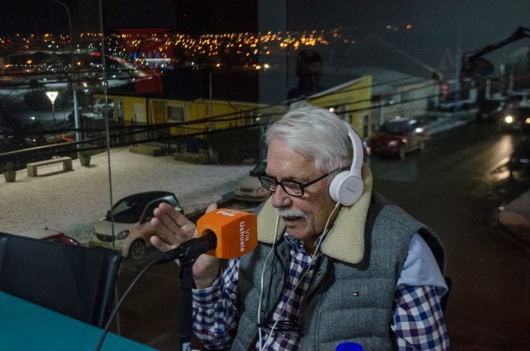 Enrique Chasco en los estudios de VÍA USHUAIA RADIO - MITRE DIGITAL