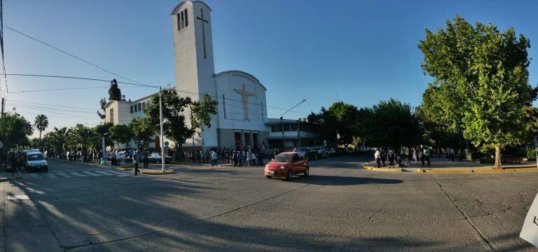 Marcha en Alvear en contra del cierre del seminario.