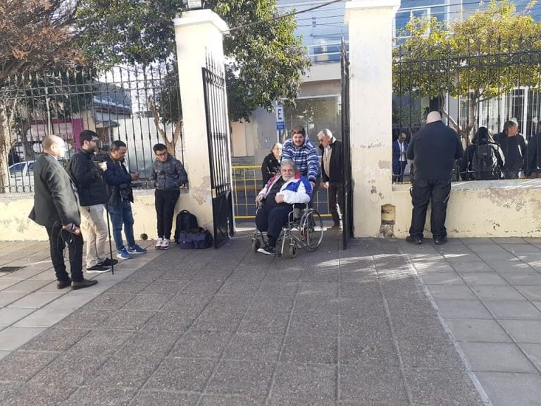 Quejas por falta de rampas en la escuela que voto el Gobernador de San Luis.