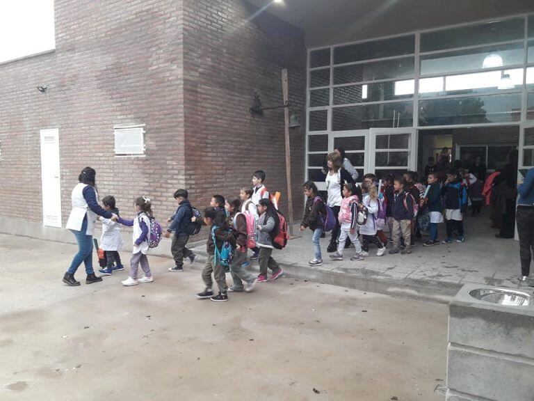 Potrero de Garay: Nuevo edificio para la Escuela Alfonsina Storni. (Mi Valle).