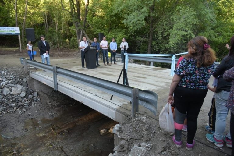 Alta Gracia: se inauguró el nuevo puente sobre el arroyo Los Paredones.