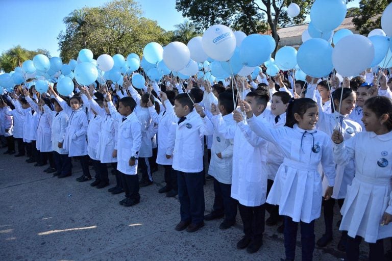 El Vicegobernador de Corrientes tomó promesa de Lealtad a la Bandera a más de tres mil alumnos.