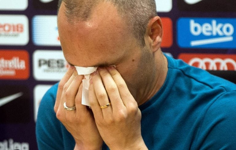 Iniesta, emocionado en la conferencia de prensa de ayer.