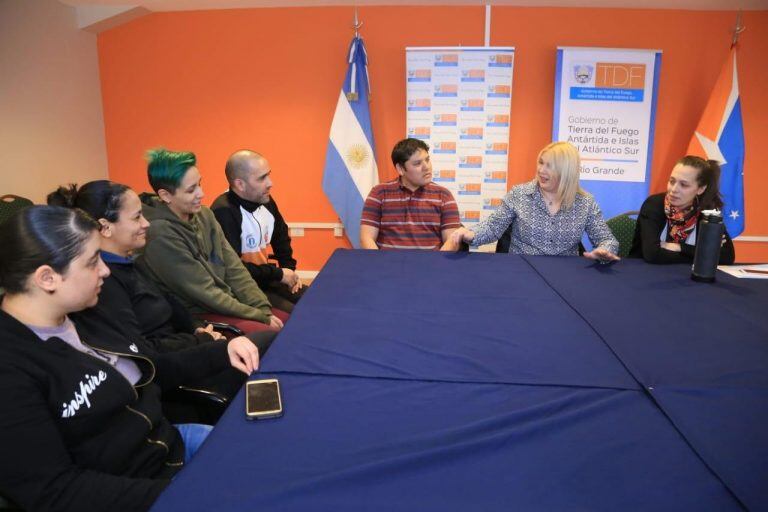 Bertone recibió a la selección femenina de futsal de Río Grande