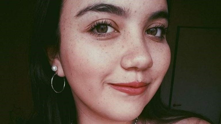 Julieta Viñates tiene 18 años y estudia medicina.