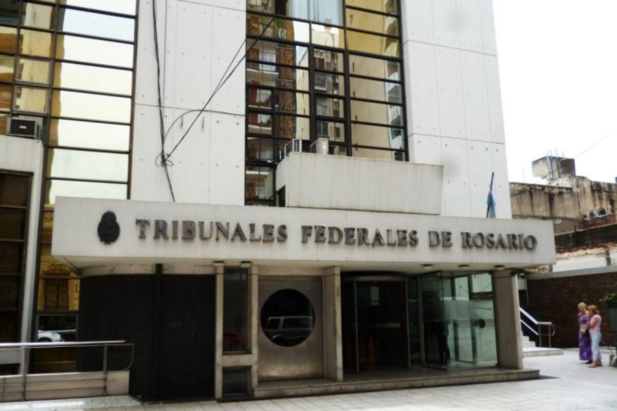 Colocan un puesto de testeo de coronavirus en los Tribunales Federales de Rosario