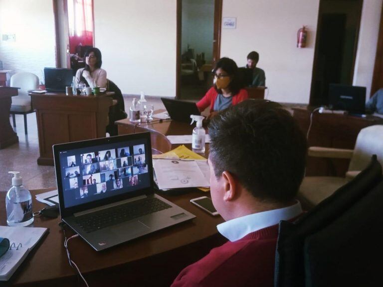 Reunión bimodal con la mesa local intersectorial contra la violencia de género