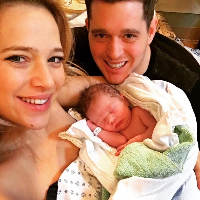 Luisana Lopilato y Michael Bublé posaron junto a Vida, la tercera hija de la pareja, que ya tiene a Noah y Elías (Foto: Instagram/luisanalopilato)