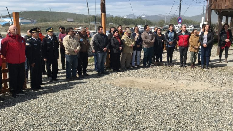 Autoridades presentes en el 42º aniversario de Defensa Civil Tolhuin, Tierra del Fuego