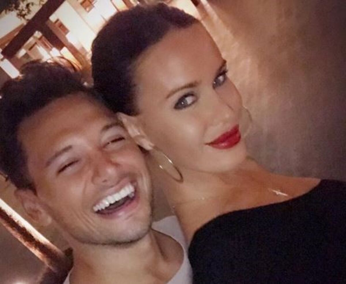 El picante comentario de Mauro Zárate en una foto de su esposa