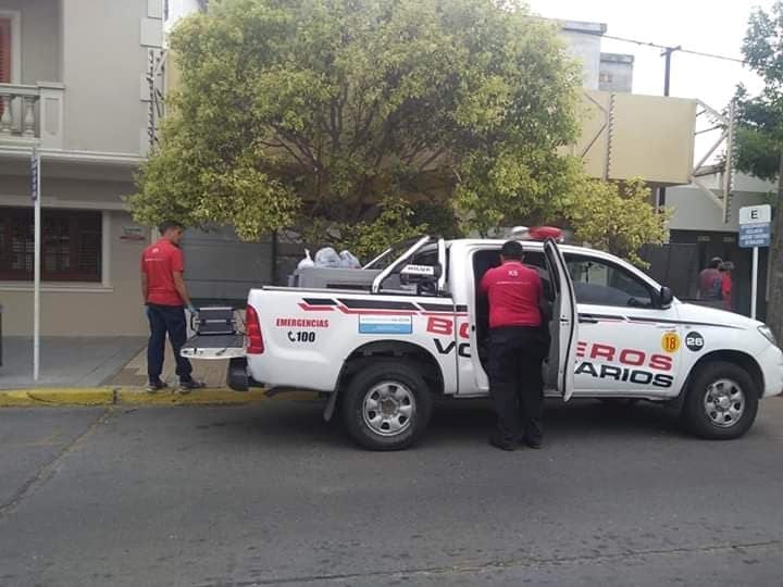 La agrupación k9 de los bomberos voluntarios se encuentra trabajando junto a los uniformados