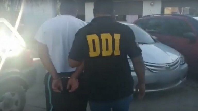 Gustavo Adrián Ibañez, al momento de ser detenido. Crédito: Policía Bonaerense.