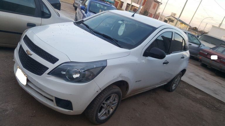 Habían escapado en un Chevrolet Agile que fue abandonado.